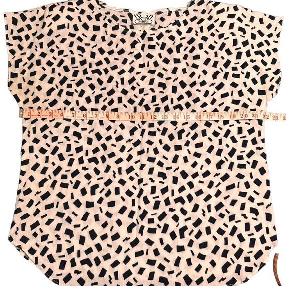 Vintage 1980’s Box Office black and white rayon blend short sleeved top size L - Picture 8 of 10